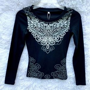 Black long sleeve t-shirt Size S with wings and heart detail